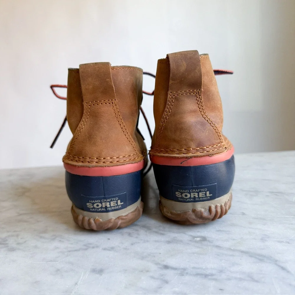 Sorel Out N About Waterproof Duck Boots Tan Navy Coral‎ Leather Ankle Boots 6.5